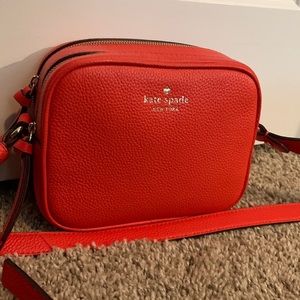 Adorable Kate Spade Crossbody Purse! Like new condition! Geranium orange/red.